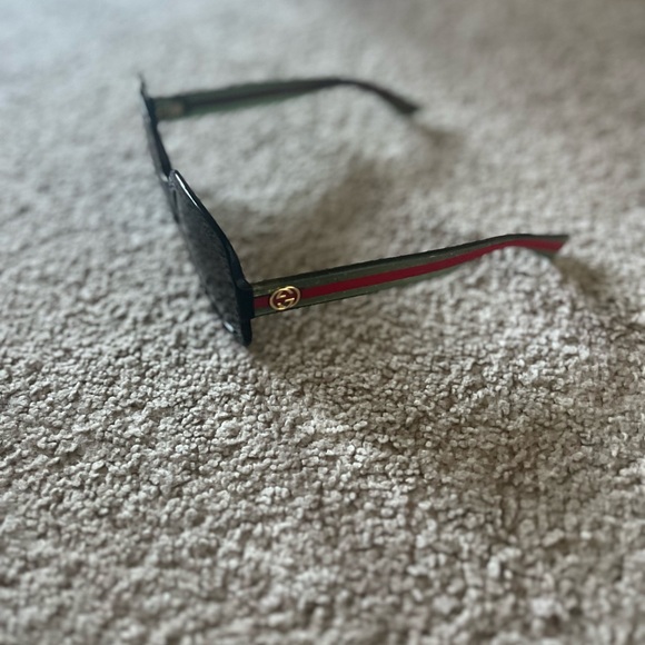 COPY - Authentic Gucci sunglasses - Picture 2 of 12